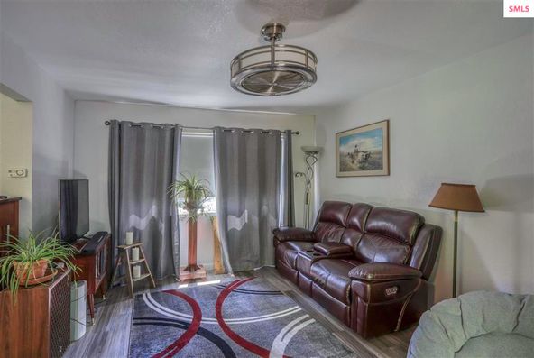 Starrs Acreage: 830 Kootenai Cutoff Rd, Sandpoint, ID 83864